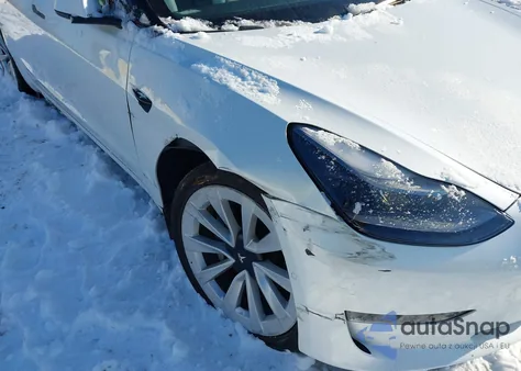 2022 Tesla Model 3 Rear-Wheel Drive z USA, uszkodzony, nr VIN 5YJ3E1EA5NF321322